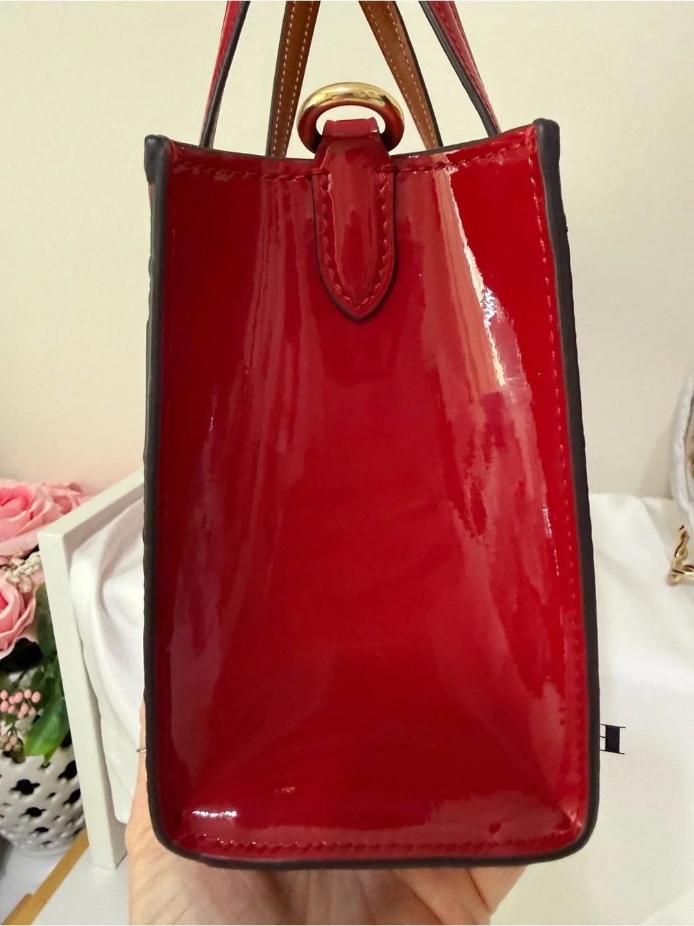 Coach beautiful glossy